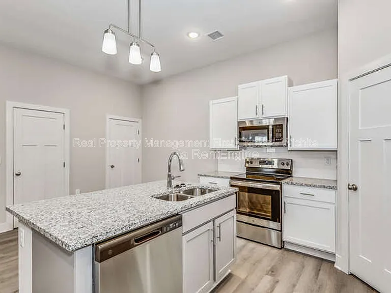 3410 W 45th St S — Photo 12