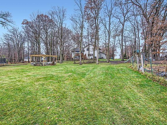 4th image of 20885 Austin St NE