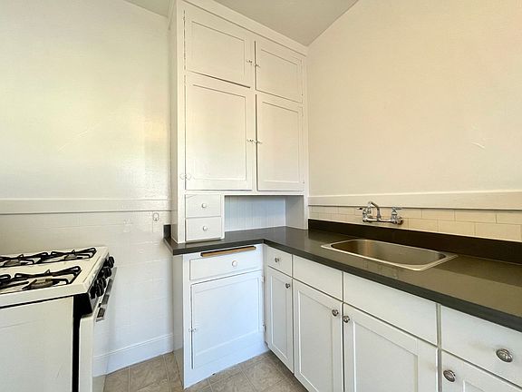 4th image of 2045 Cabrillo St #37R