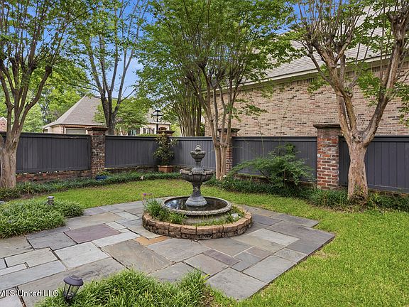 4th image of 12 Waterford Pl
