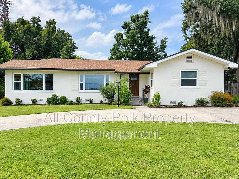 933 N Lake Otis Dr