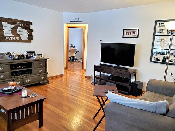 2nd image of 405 Eugenia Ave #1