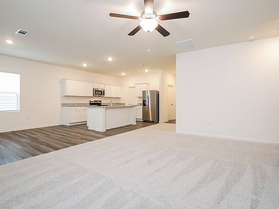 4th image of 292 Babbling Brook Dr