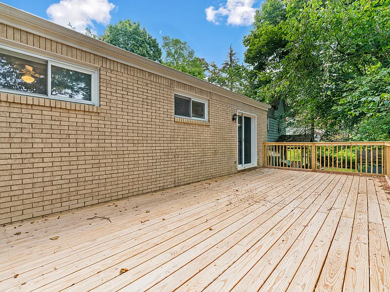 318 McCutcheon Ln — Photo 15