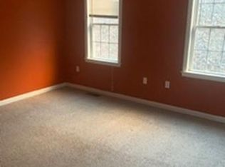 50 8th St #A, Taunton, MA 02780