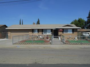422 N Pasadena Ave, Waterford, CA 95386