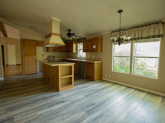 3rd image of 460 Caudill Dr