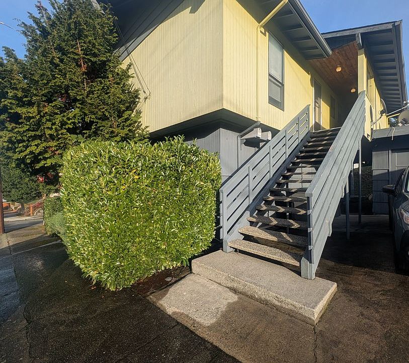 1st image of 309 11th Street Pl
