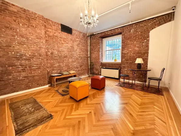 22 East 82nd Street image 1 of 6