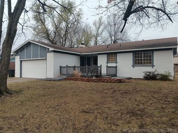 1001 S Colonial Dr, Pryor, OK 74361