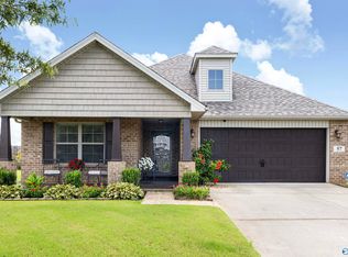 57 Weeping Willow Ln, Decatur, AL 35603