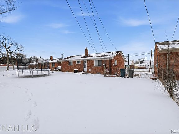 5th image of 18072 Snow Ave