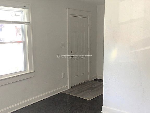5th image of 1140 Rowland Ave
