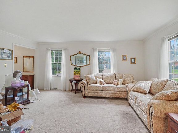 5th image of 28 Paddock Ln