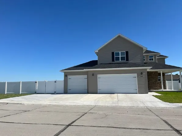 709 Washington St, Cozad, NE 69130