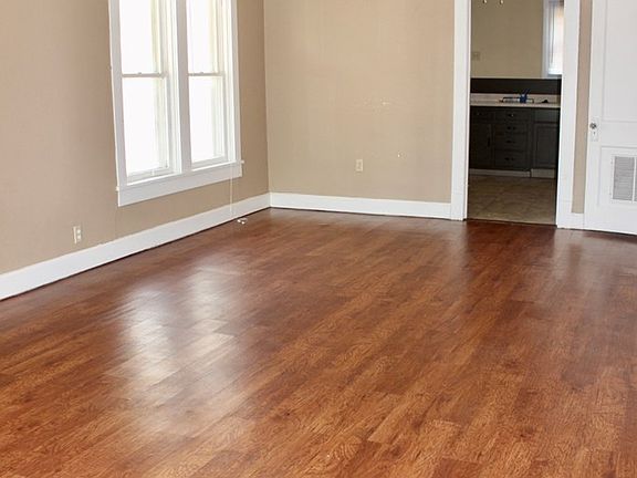 3rd image of 510 Koberlin St
