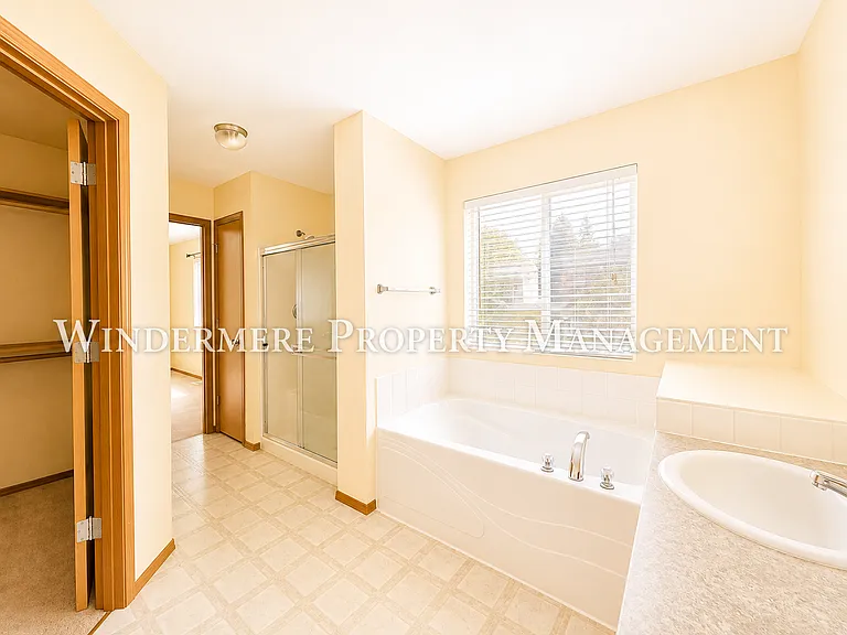3005 NE Yale Way — Photo 16