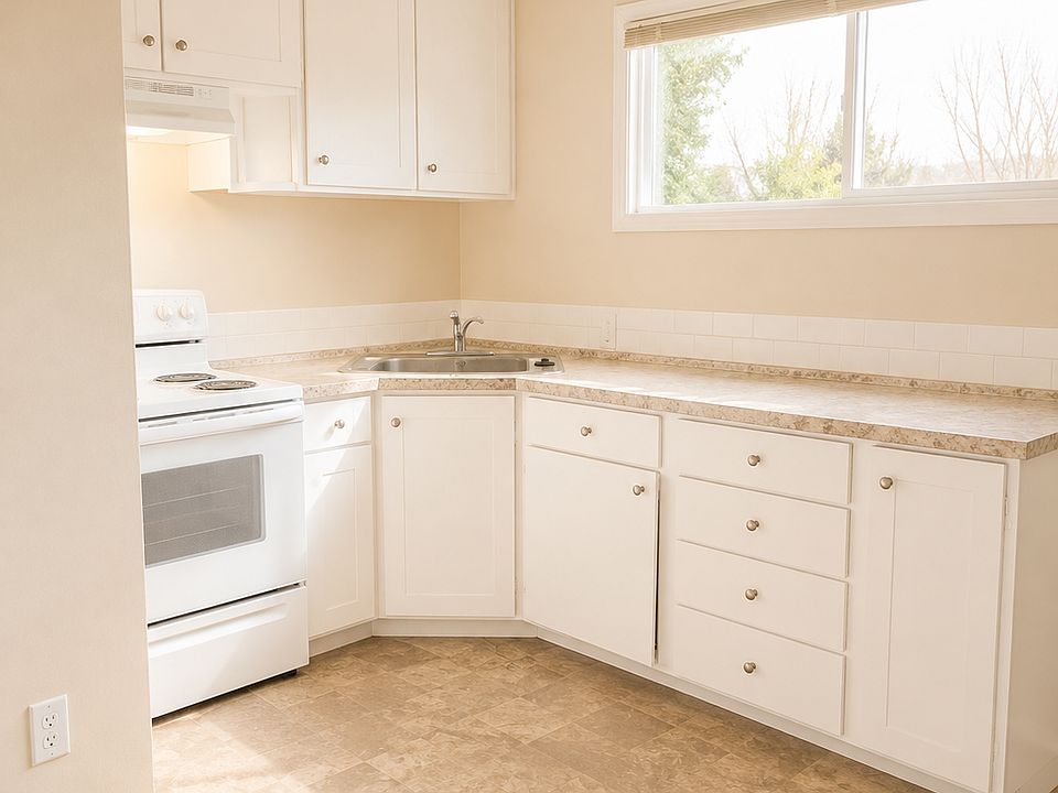 1st image of 205 19th Ave SE #4