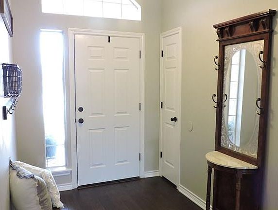 3rd image of 303 Gleeson Ct