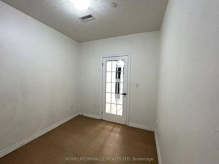 7400 Markham Rd #423 — Photo 33