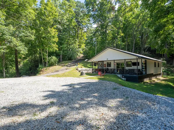 134 Paradise Road, Robbinsville, NC 28771