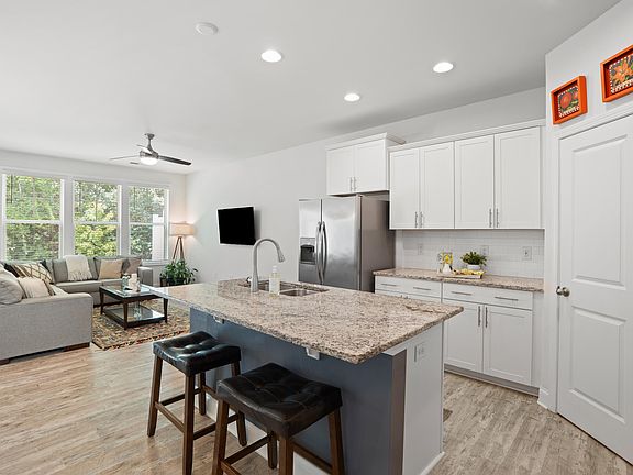 5th image of 1007 Apogee Dr