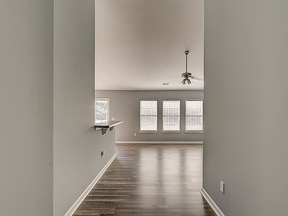 2nd image of 6 Spruce Ct