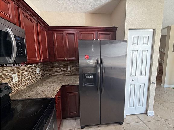 2nd image of 20715 NE 10th Ct
