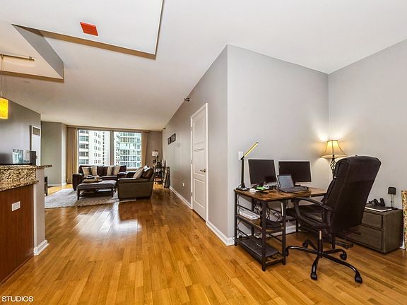 3rd image of 160 E Illinois St APT 1905