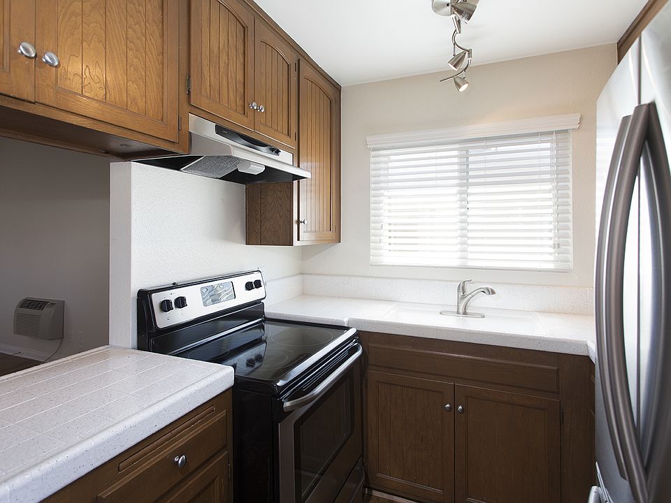 1st image of 4030 Louisiana St APT 10