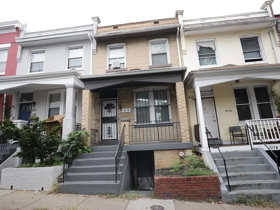 Harvard St NW