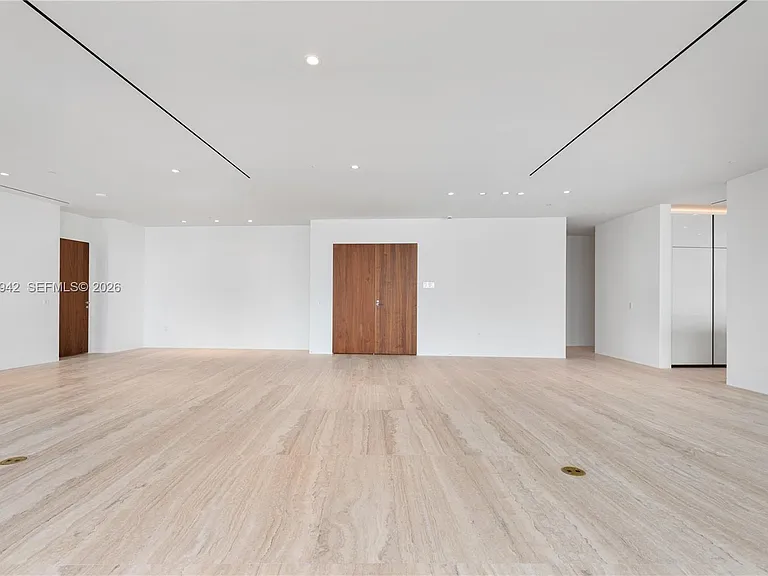 5 Grove Isle Dr #S201 — Photo 2