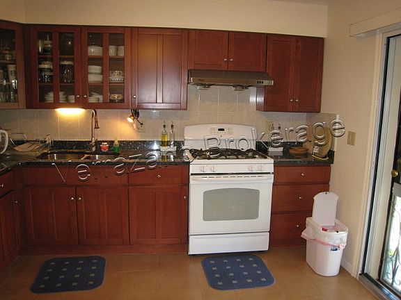 5th image of 2854 W 25th St