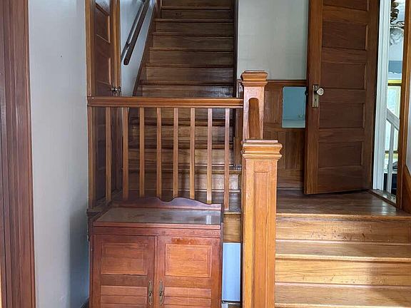 4th image of 75 Pomeroy Ave