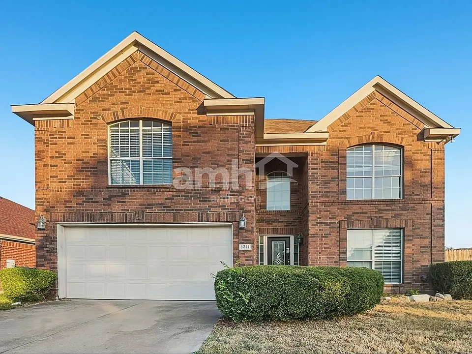 1311 Calvert Dr