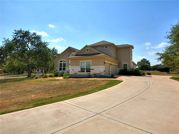 2nd image of 570 Hawthorne Loop