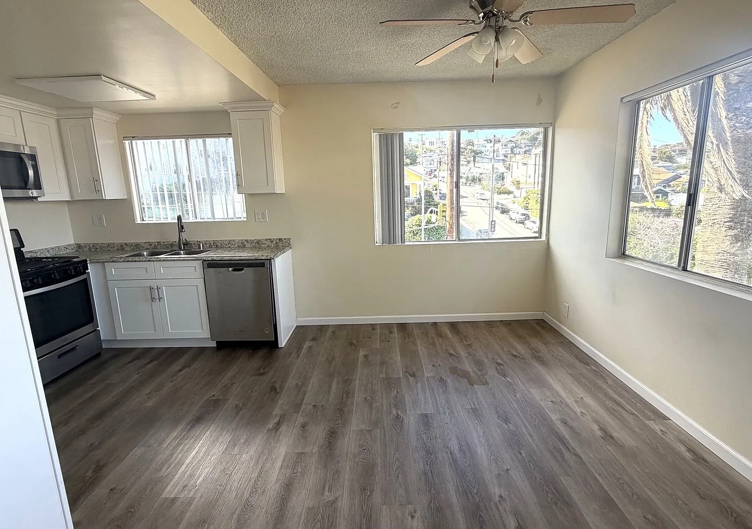 3620 S PACIFIC AVE — Photo 3