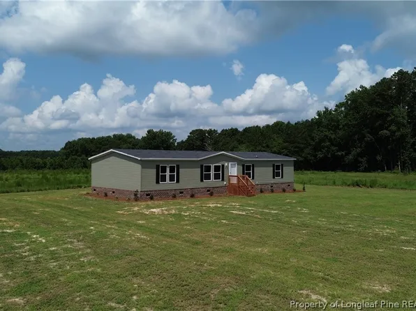 866 Roberta Rd, Fairmont, NC 28340