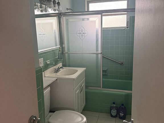 3rd image of 245 Nottingham Blvd APT 1