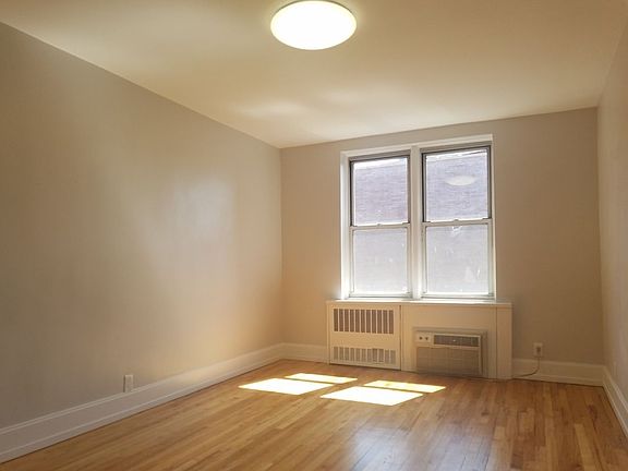5th image of 610 Waring Ave APT 6E