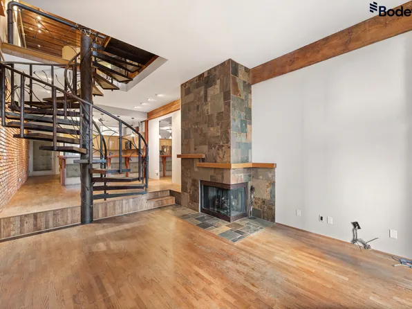 550 Beatty St, Vancouver, BC V6B 2L3