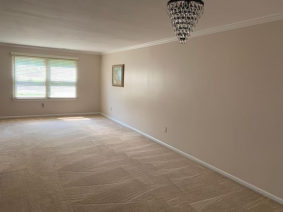 Spacious Living and Dinning.