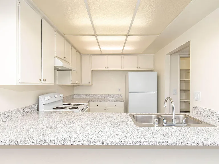 Eastwood Apartment Homes — Photo 41