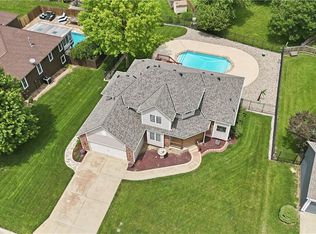 1305 SW Crystal Creek Pl, Blue Springs, MO 64015