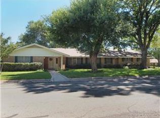 1702 E 18th St, Georgetown, TX 78626