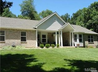 5939 Lakeland Dr, Villa Ridge, MO 63089