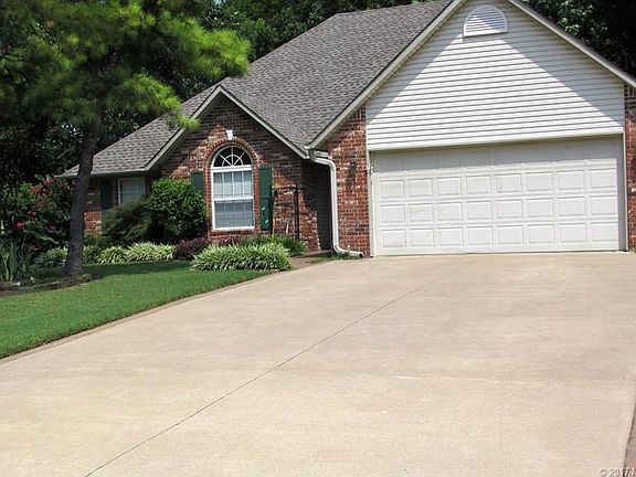 2nd image of 2708 Parkwood Ct