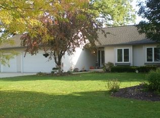 1621 Sylvan Dr, Manitowoc, WI 54220