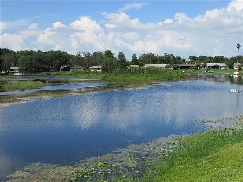Peaceful Lakefront Living !
