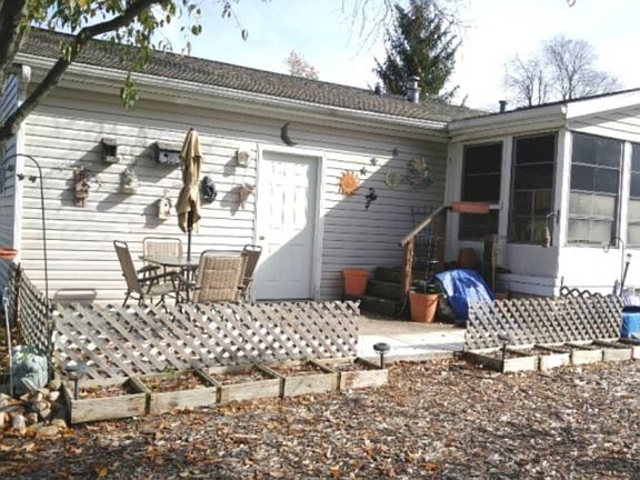3rd image of 11880 Sheffield Dr